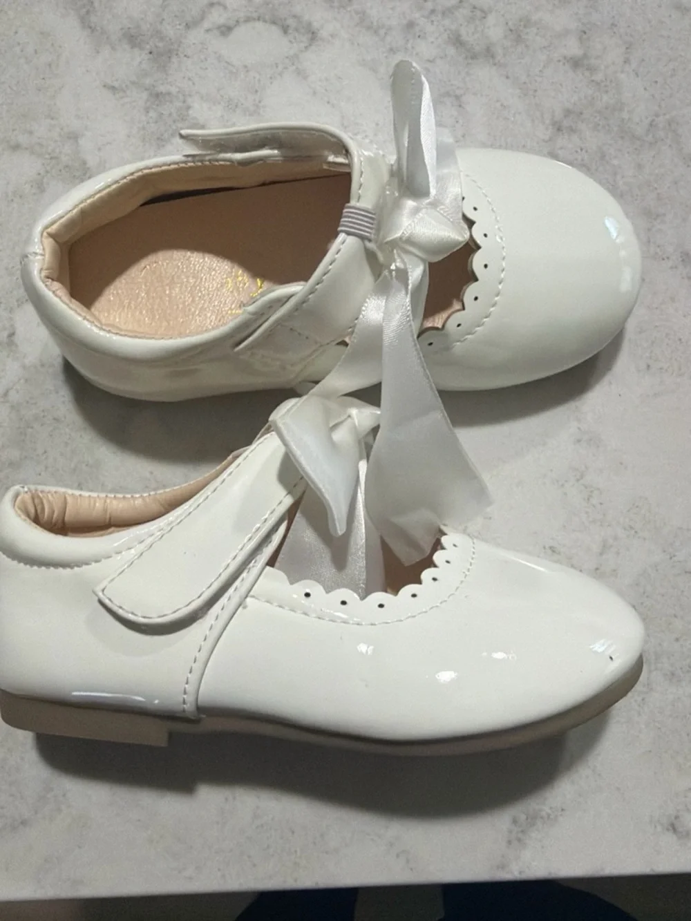 Toddler Girls White Patent Mary Jane Dress Shoes with Satin Bow